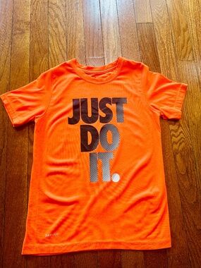 Nike Boys Just Do It Dri-Fit Orange Graphic T-shirt Size S